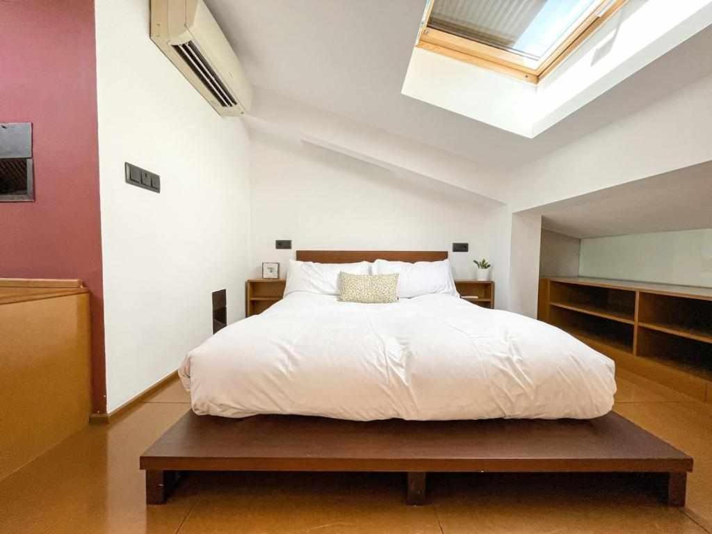 Apartament Loft Cort Reial Atico In The Heart Of The Old Town Girona Zewnętrze zdjęcie